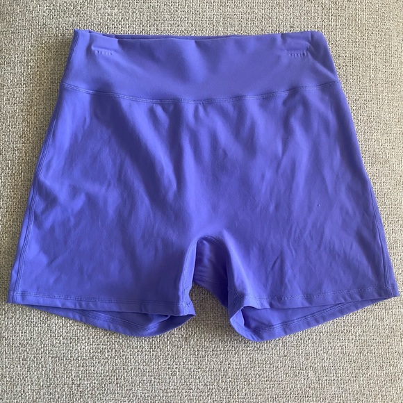 Buffbunny Legacy 4 inch Shorts in Very Peri - Picture 2 of 6